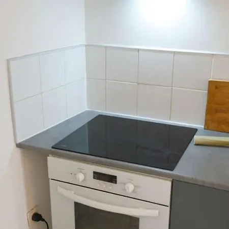 Thibaud - T4 Terrasse A 15 Min A Pied Du Metro Apartment