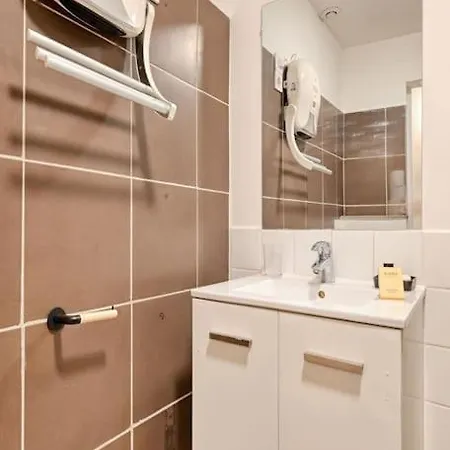 Thibaud - T4 Terrasse A 15 Min A Pied Du Metro Apartment