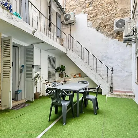 Thibaud - T4 Terrasse A 15 Min A Pied Du Metro Marseille